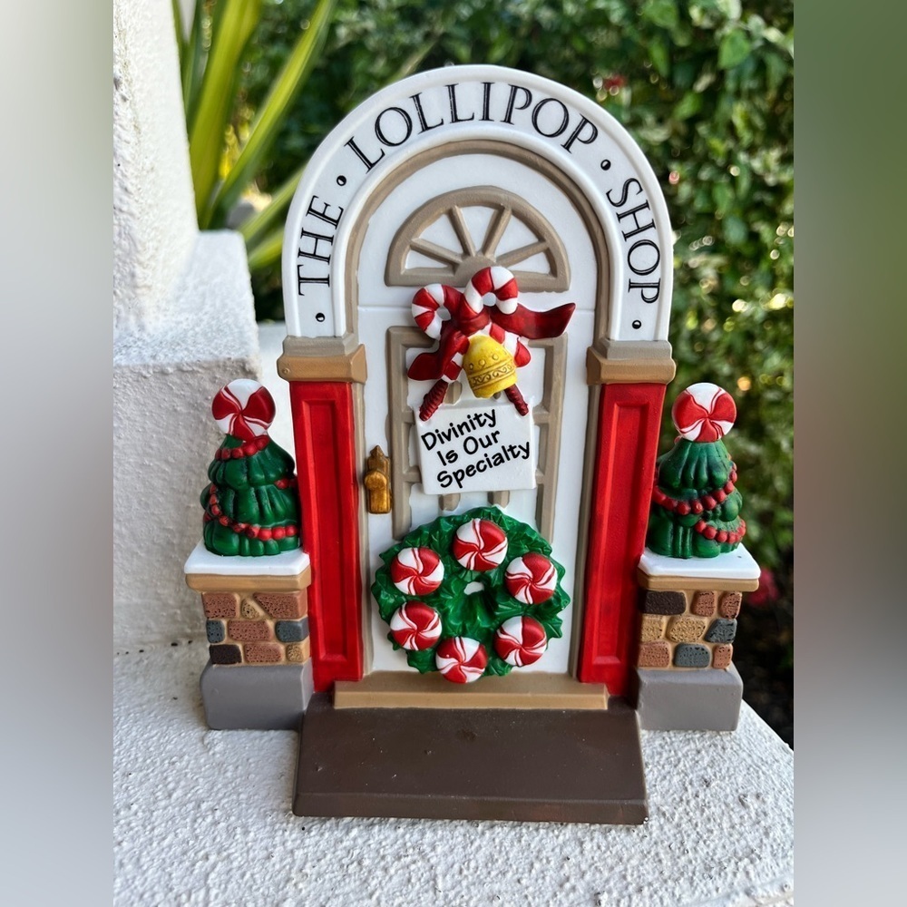 Vintage Department 56 Merry Makers “Lollipop Shop Entrance”